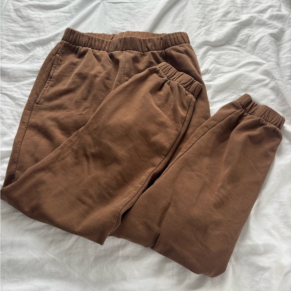 Brandy Melville Sweatpants Brown - Picture 2 of 4